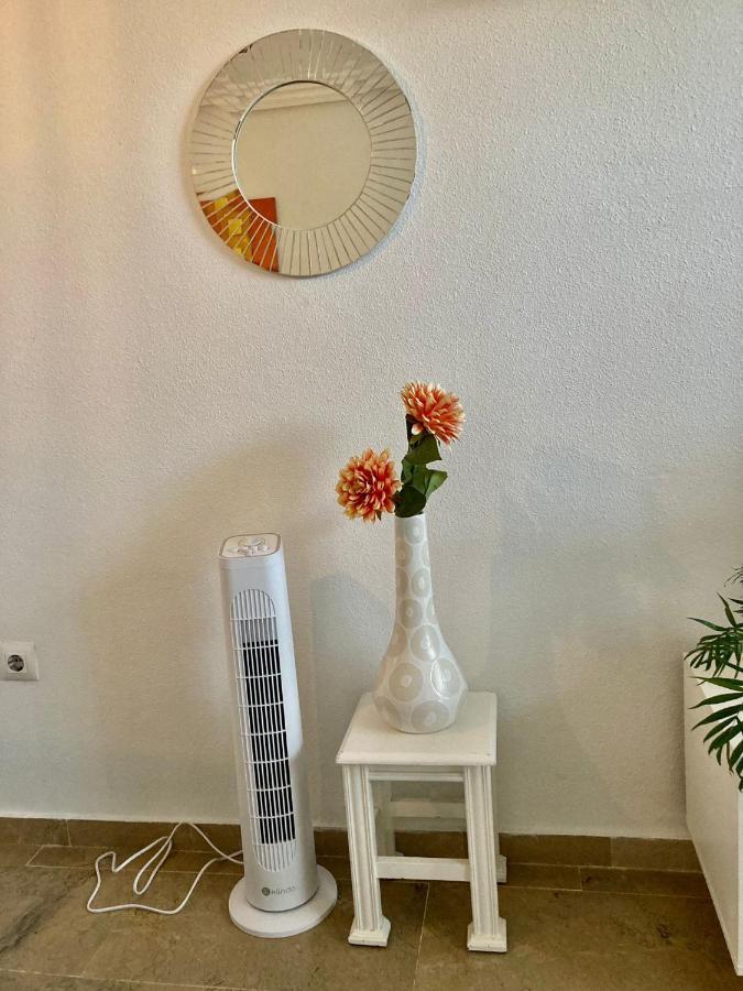 Marina Apartment Beach Estepona Exterior photo